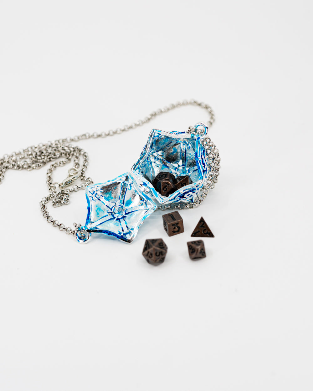 Leaves of Brightwater | D20 Leaf Pendant with Micro Metal Set - Emberglow Gaming
