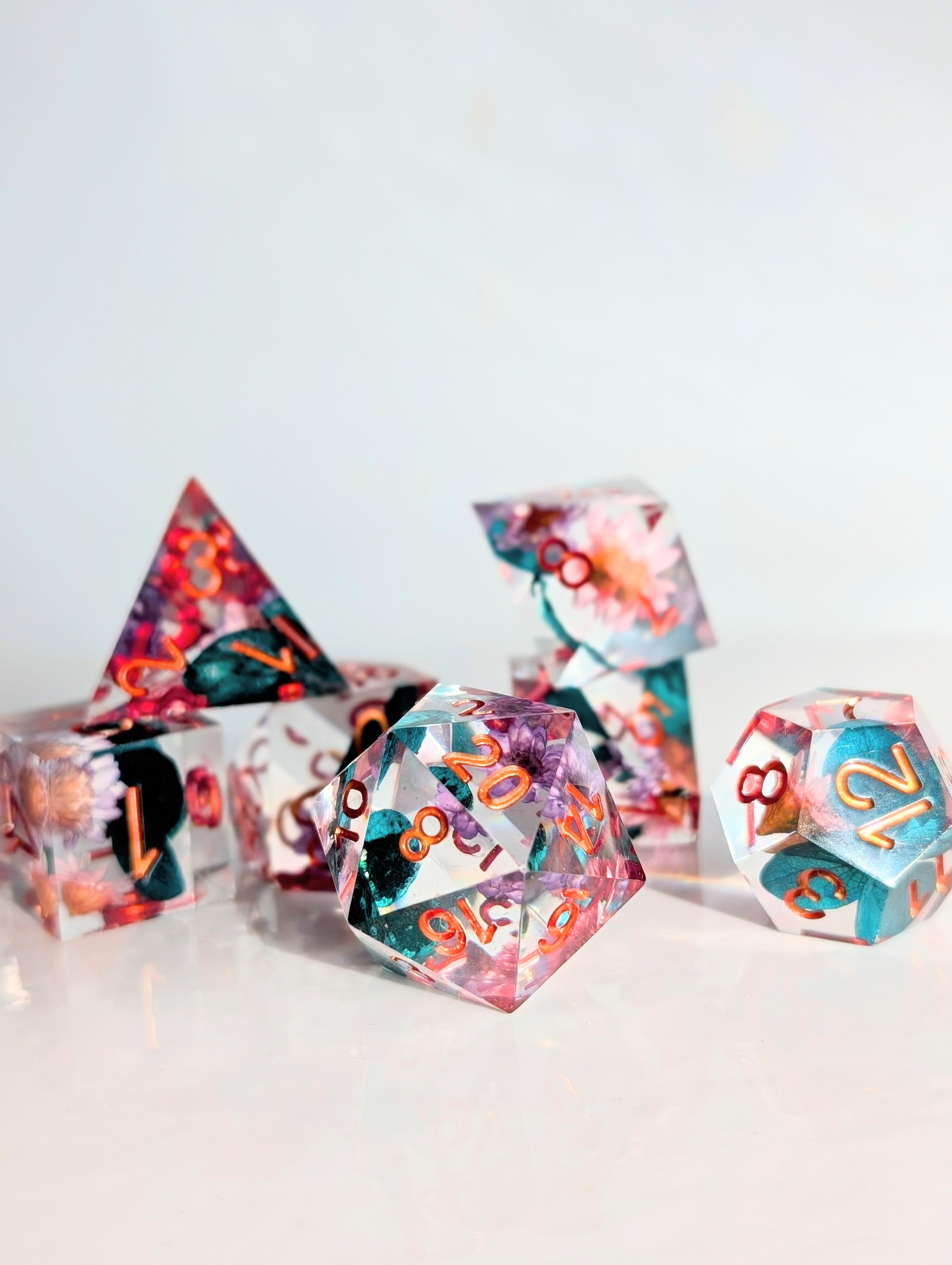Konohana Spring | 7 Piece Sharp Edge Resin Dice Set
