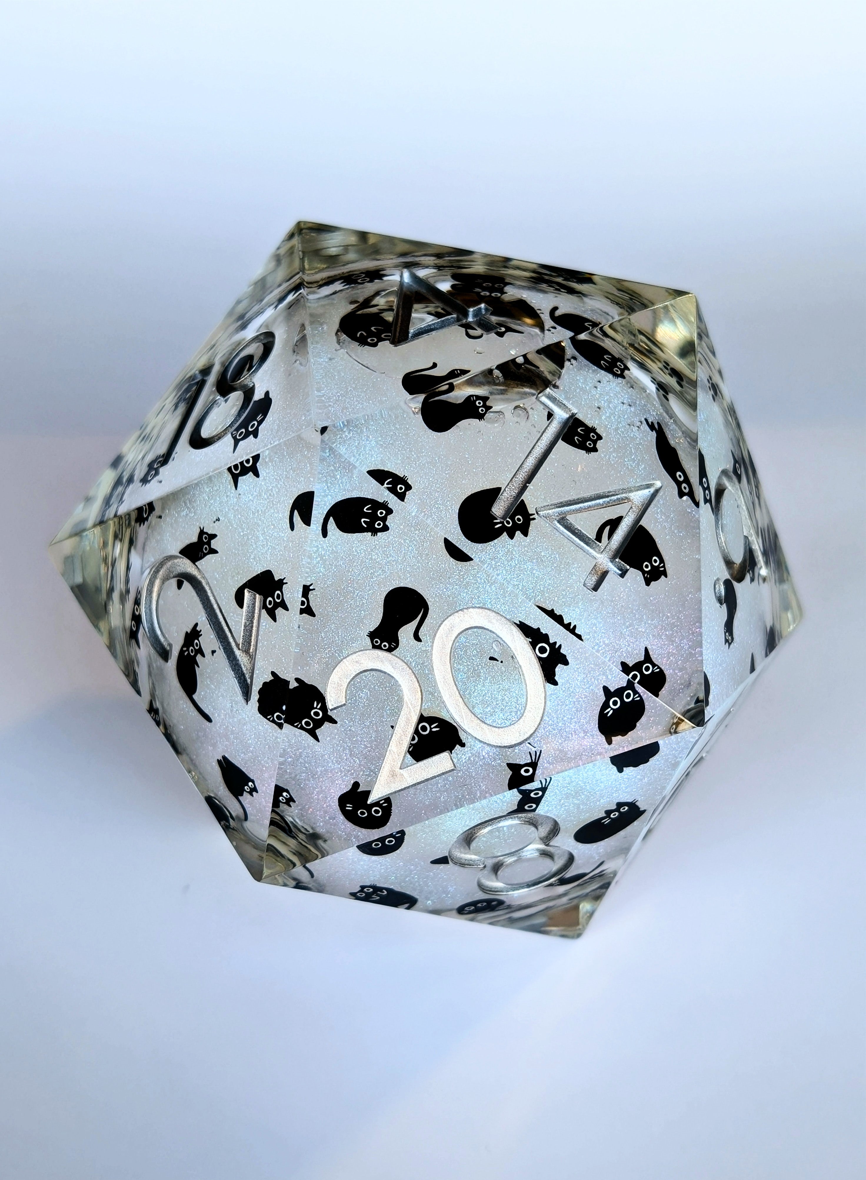 Witch's Whiskers | 33MM Liquid Core D20