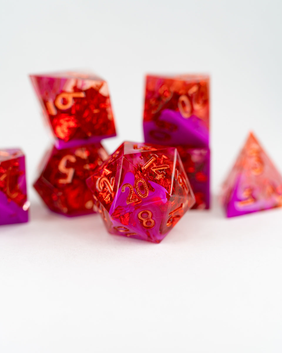 Lutinsheart | 7 Piece Sharp Edge Resin Dice Set - Emberglow Gaming