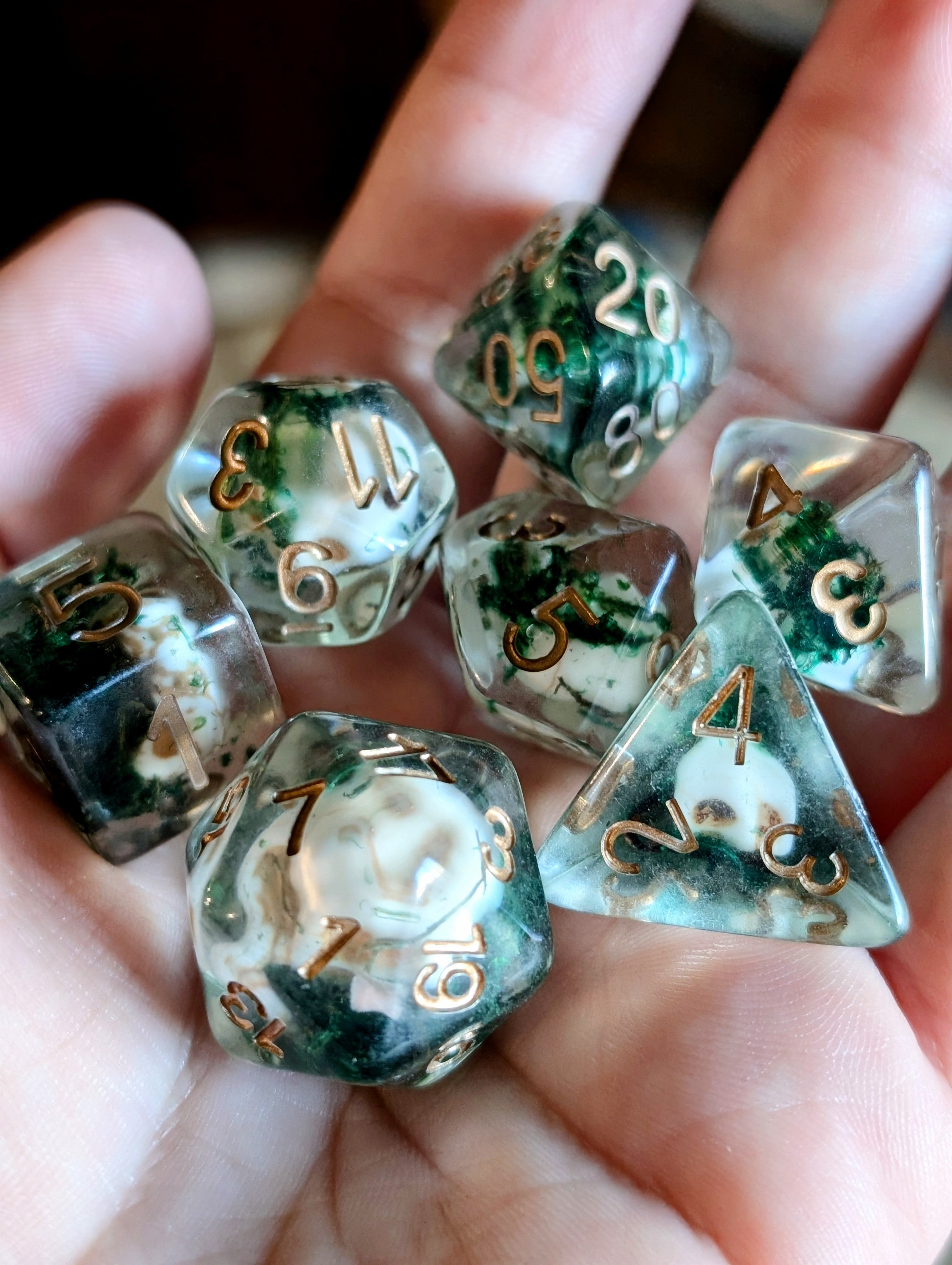 Skull and Moss Inclusion Dice Set